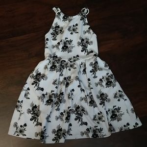 2/$3 Black & white floral halter dress W/ POCKETS